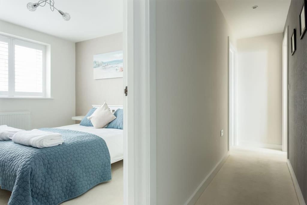 Stunning 2 Bed Apartment, Fabulous Sea View & 2 Minutes To Beach With Parking Bournemouth Dış mekan fotoğraf